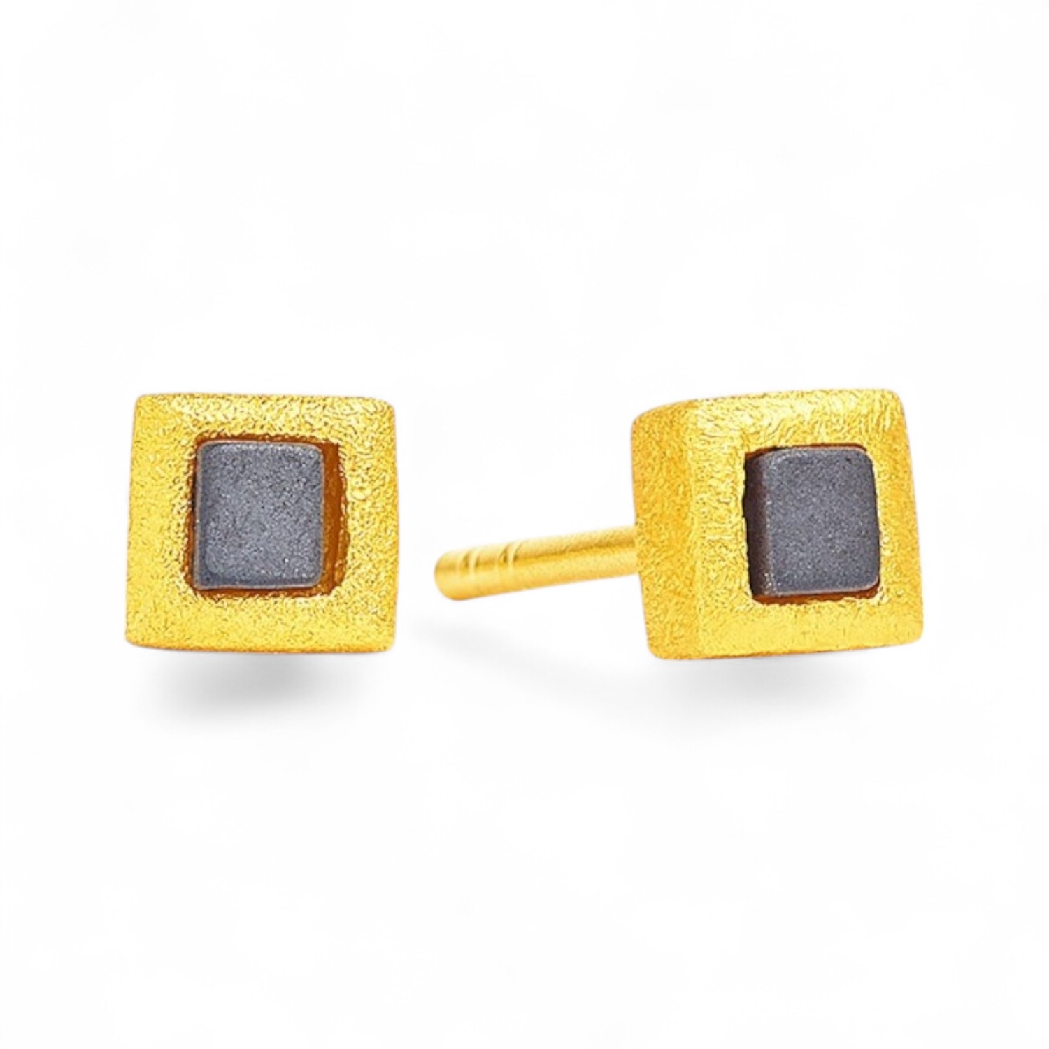 BERND WOLF Ohrstecker Cusi aus 925 vergoldetem Silber mit Hämatit, goldfarben-schwarz, 4,4x4,4mm für Damen